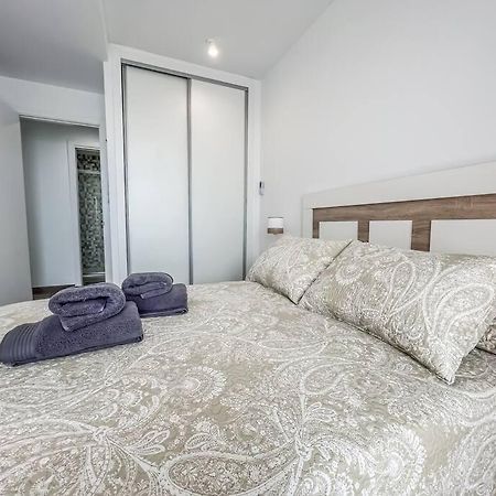 Modern 2 Bed Apartment With Pool In Фригиляна Екстериор снимка