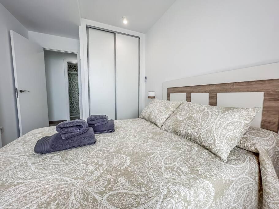 Modern 2 Bed Apartment With Pool In Фригиляна Екстериор снимка