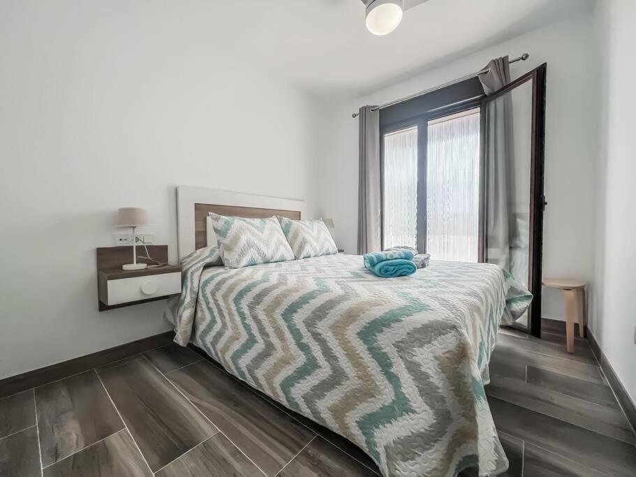 Modern 2 Bed Apartment With Pool In Фригиляна Екстериор снимка